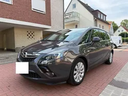 Grau Gebraucht 2014 Opel Zafira Tourer Edition Van / Kleinbus | 6.499 € (Guter Preis)