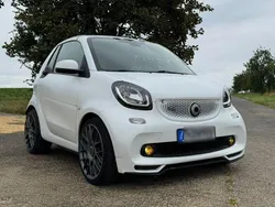Weiß Gebraucht 2018 Smart ForTwo Coupé Brabus Xclusive Cabrio | 22.900 € (Teuer)