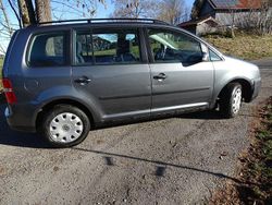 Grau Gebraucht 2003 VW Touran Van / Kleinbus | 2.250 € (Fairer Preis)