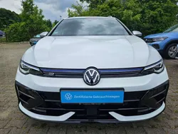 Pure white Gebraucht 2024 VW Golf VIII R Kombi | 46.589 € (Fairer Preis)