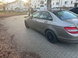 Schwarz Gebraucht 2009 Mercedes C200 Limousine | 7.699 € (Etwas zu teuer)