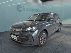Grau Gebraucht 2024 VW Tiguan R SUV | 36.900 € (Fairer Preis)