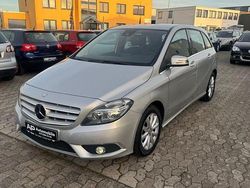 Silber Gebraucht 2014 Mercedes B200 Van / Kleinbus | 15.000 € (Fairer Preis)