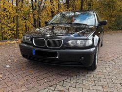Schwarz Gebraucht 2004 BMW 316 Kombi | 2.000 € (Fairer Preis)