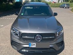 Grau Gebraucht 2020 Mercedes GLB200 AMG line SUV | 34.000 € (Etwas zu teuer)