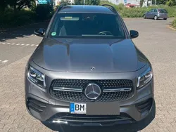 Grau Gebraucht 2020 Mercedes GLB200 AMG line SUV | 34.750 € (Etwas zu teuer)