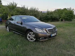 Braun Gebraucht 2010 Mercedes E350 Avantgarde Limousine | 15.850 € (Teuer)