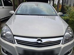 Andere farben Gebraucht 2009 Opel Astra Limousine | 3.000 € (Guter Preis)