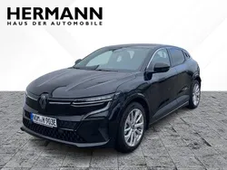 Black pearlschwarz metallic ( Gebraucht 2023 Renault Mégane Limousine | 29.489 € (Fairer Preis)