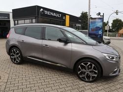 Grau Gebraucht 2023 Renault Scénic IV Techno Van / Kleinbus | 25.989 €
