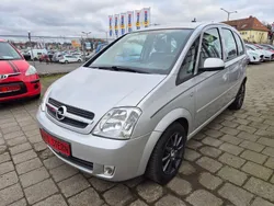Silber Gebraucht 2005 Opel Meriva Edition Van / Kleinbus | 2.999 € (Etwas zu teuer)