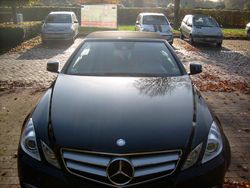 Schwarz Gebraucht 2011 Mercedes E350 Avantgarde Cabrio | 24.000 €