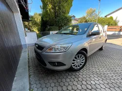 Silber Gebraucht 2009 Ford Focus Limousine | 1.440 € (Guter Preis)