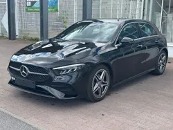 Schwarz Gebraucht 2024 Mercedes A200 AMG line Limousine | 29.290 € (Guter Preis)