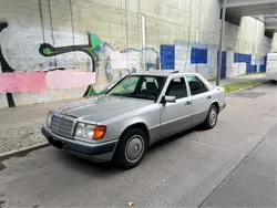 Silber Gebraucht 1993 Mercedes 200 Limousine | 2.999 €