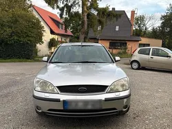 Grau Gebraucht 2001 Ford Mondeo Limousine | 950 € (Guter Preis)