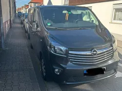 Schwarz Gebraucht 2018 Opel Vivaro S Van | 18.000 € (Etwas zu teuer)
