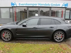 Grau Gebraucht 2018 Porsche Panamera Turbo Sport Turismo Limousine | 64.911 € (Etwas zu teuer)