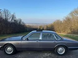 Grau Gebraucht 1990 Jaguar XJ40 Limousine | 11.899 €