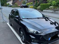 Schwarz Gebraucht 2019 Ford Focus ST-Line Limousine | 15.400 € (Fairer Preis)