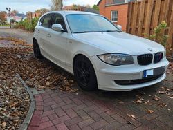 Weiß Gebraucht 2011 BMW 116 Sport Line Kleinwagen | 4.600 € (Fairer Preis)