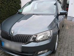 Andere farben Gebraucht 2018 Skoda Fabia Kleinwagen | 8.999 €