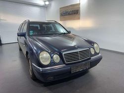 Blau Gebraucht 1999 Mercedes E320 Avantgarde Kombi | 2.990 € (Guter Preis)