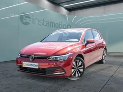 Rot Gebraucht 2024 VW Golf VIII Move Limousine | 27.750 € (Fairer Preis)