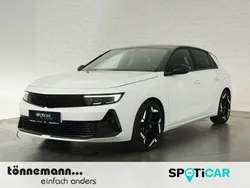 Weiss Gebraucht 2023 Opel Astra GSe Limousine | 28.324 € (Fairer Preis)