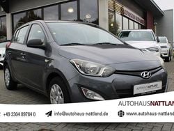 Star dust / met Gebraucht 2014 Hyundai i20 Classic Limousine | 10.950 € (Fairer Preis)