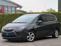 Grau Gebraucht 2016 Opel Zafira Innovation Van / Kleinbus | 10.800 € (Guter Preis)