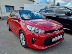 Rot Gebraucht 2017 Kia Rio Spirit Limousine | 9.690 € (Fairer Preis)