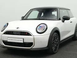 Weiß Gebraucht 2024 Mini Cooper S Favoured Kleinwagen | 28.159 € (Superpreis)