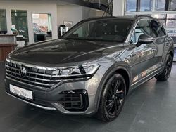 Grau Gebraucht 2022 VW Touareg R-line SUV | 52.890 € (Fairer Preis)