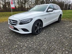 Weiß Gebraucht 2020 Mercedes C300e Avantgarde Kombi | 16.880 € (Superpreis)