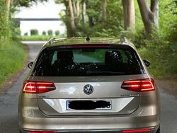 Gold Gebraucht 2016 VW Passat Highline Kombi | 14.700 € (Fairer Preis)