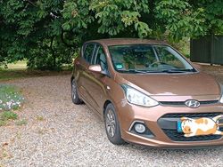 Braun Gebraucht 2015 Hyundai i10 Edition Kleinwagen | 4.900 € (Guter Preis)