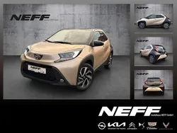 Ginger beige (4u9)/ black mica Neu 2025 Toyota Aygo Team Kleinwagen | 16.790 €