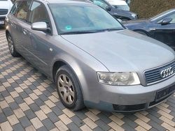 Grau Gebraucht 2002 Audi A4 Kombi | 950 € (Superpreis)