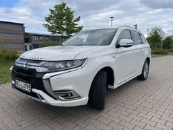 Weiß Gebraucht 2019 Mitsubishi Outlander P-HEV Top SUV | 19.999 € (Fairer Preis)
