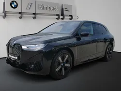 Saphirschwarz metallic Gebraucht 2024 BMW iX Sport Line SUV | 57.990 € (Fairer Preis)