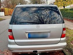 Silber Gebraucht 2004 Mercedes ML270 SUV | 3.299 €