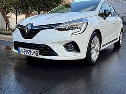 Weiß Gebraucht 2021 Renault Clio V Business Limousine | 11.000 € (Guter Preis)