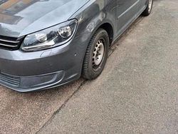 Grau Gebraucht 2010 VW Touran Van / Kleinbus | 6.600 €