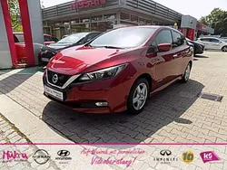 Rot Gebraucht 2018 Nissan Leaf N-Connecta Kleinwagen | 12.990 € (Guter Preis)
