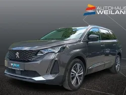 Platinium grau metallic Gebraucht 2022 Peugeot 5008 Allure Van / Kleinbus | 28.900 € (Guter Preis)