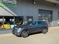 Grau Gebraucht 2022 Renault Kadjar Intens SUV | 19.690 € (Fairer Preis)