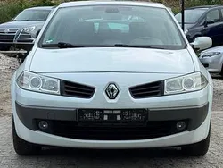 Weiß Gebraucht 2007 Renault Mégane II Limousine | 3.600 € (Etwas zu teuer)