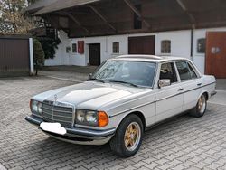 Silber Gebraucht 1979 Mercedes E280 Limousine | 16.500 €
