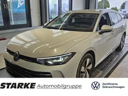 Weiß Gebraucht 2025 VW Passat Business Kombi | 36.190 € (Superpreis)